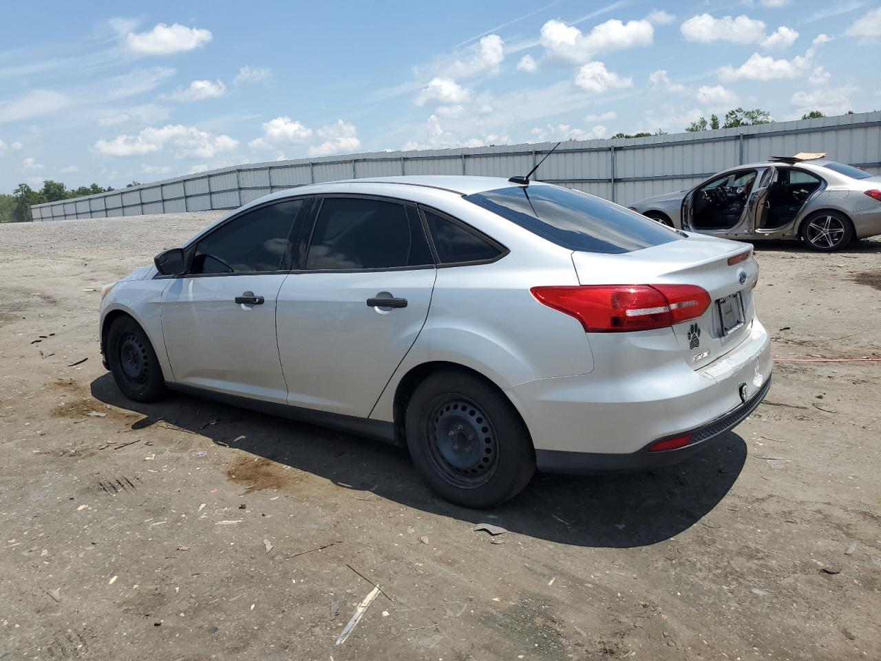 2015 Ford Focus S - Image 2