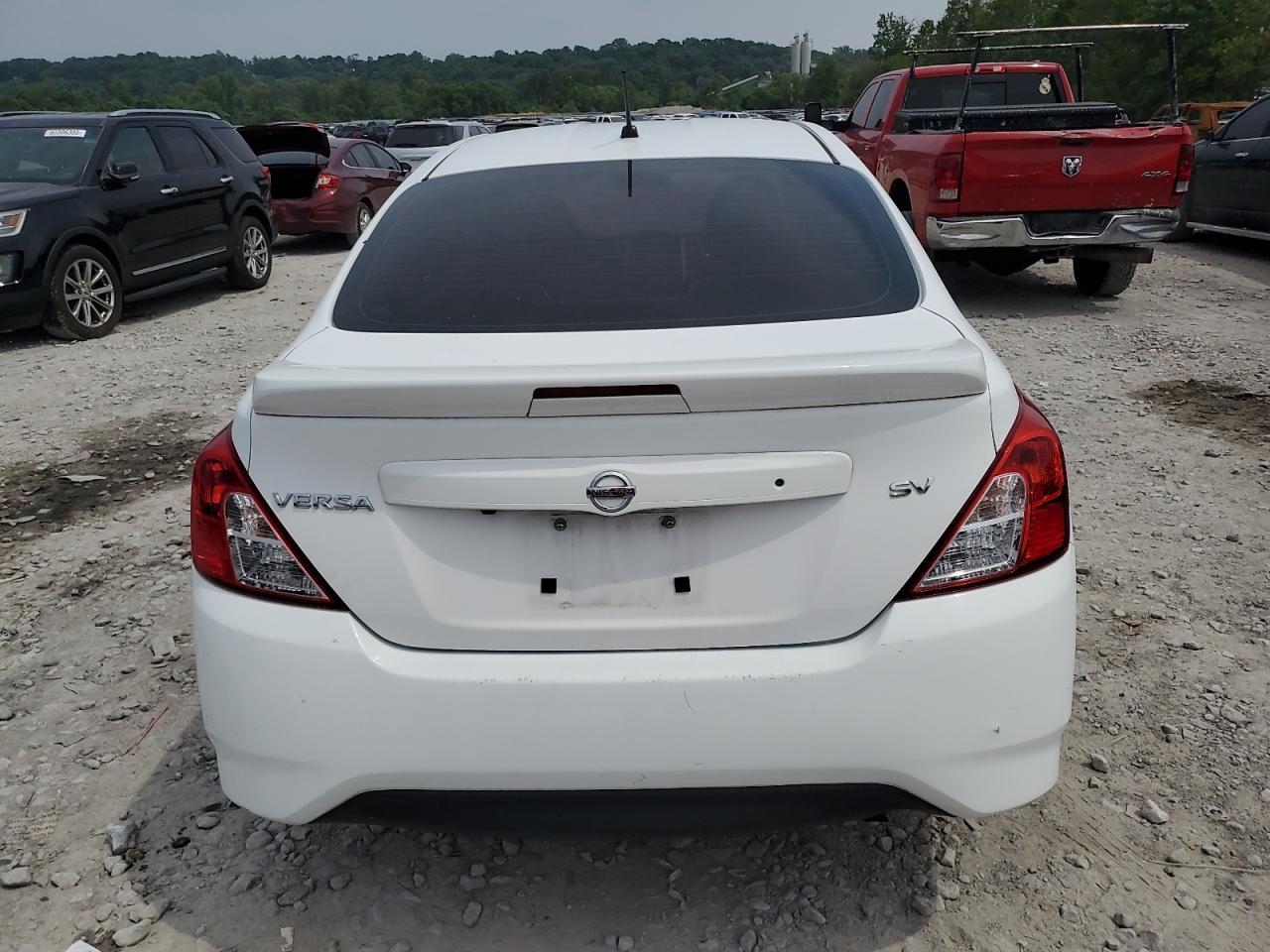 2018 Nissan Versa S - Фото 6