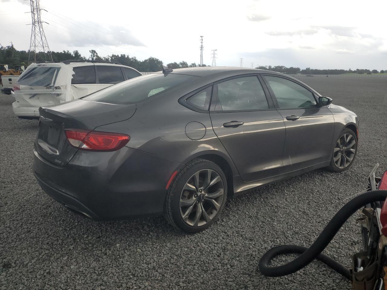 2016 Chrysler 200 S - Image 3