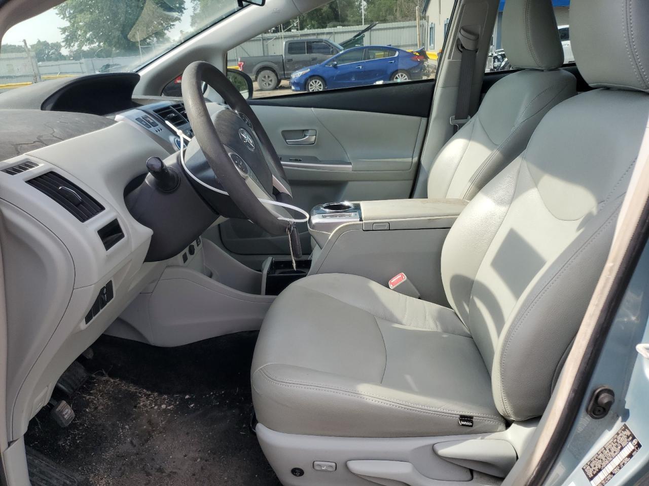 2014 Toyota Prius V - Image 7