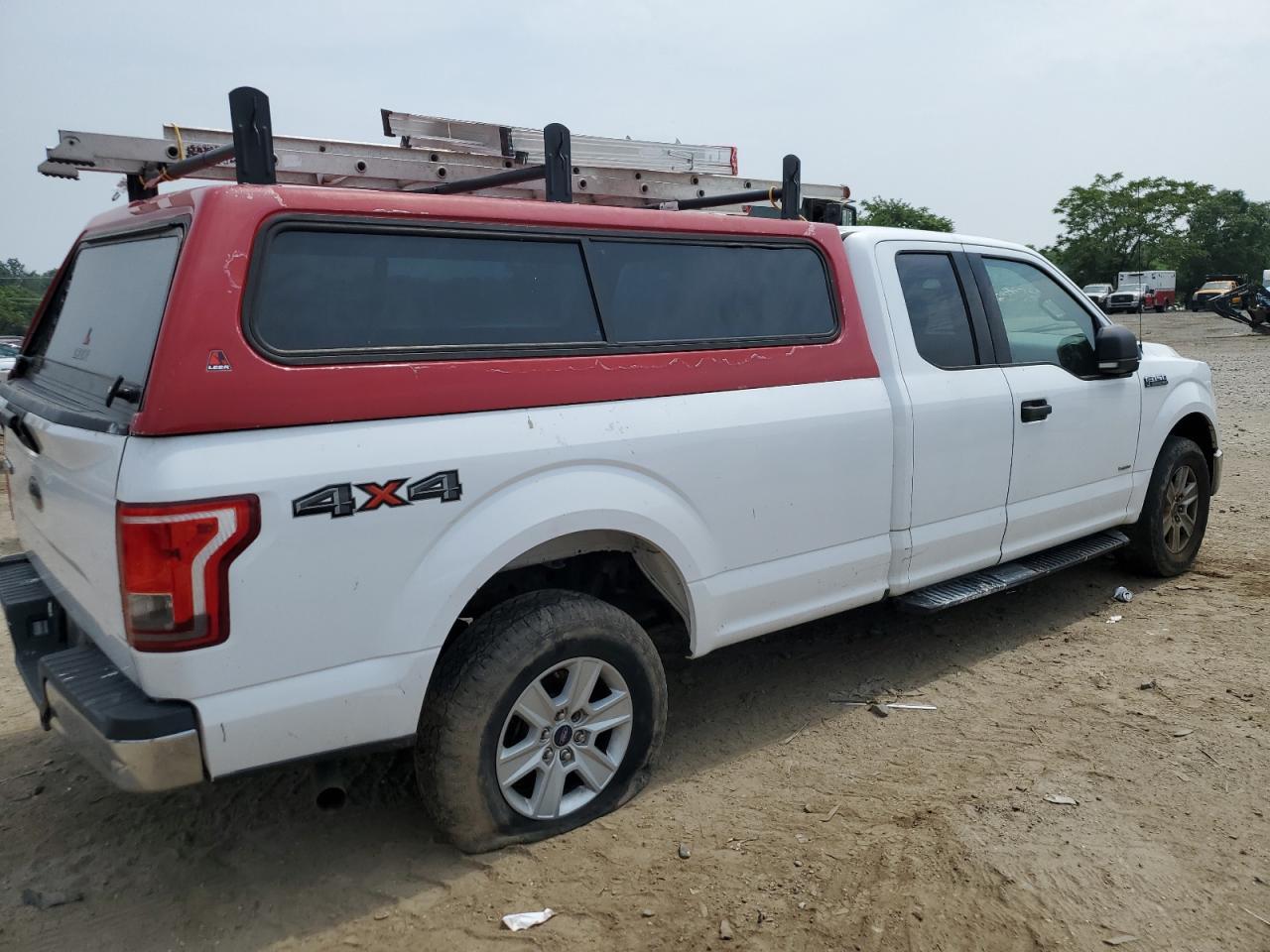 2017 Ford F150 Super Cab - Фото 3