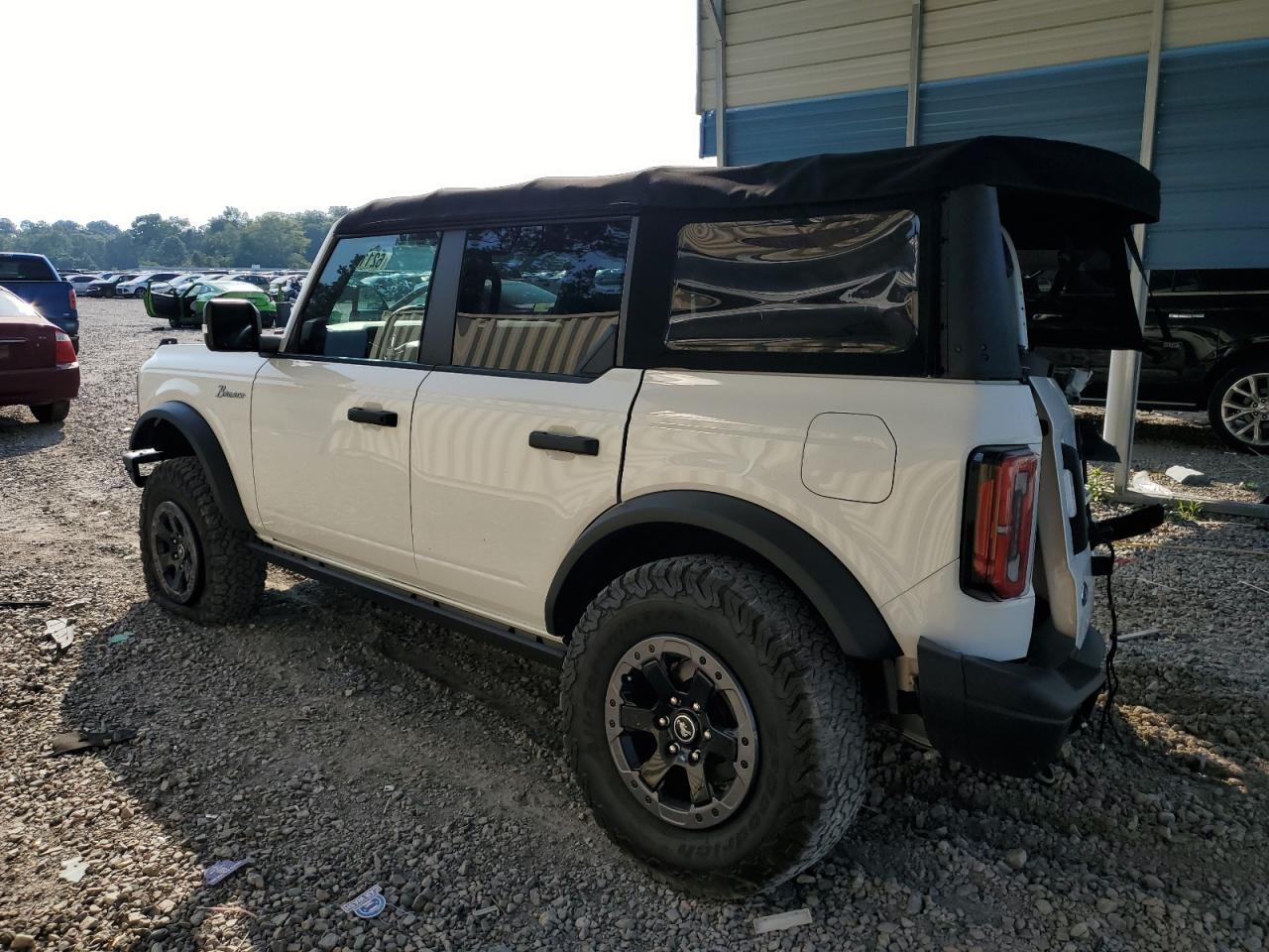 2021 Ford Bronco Base - Image 2