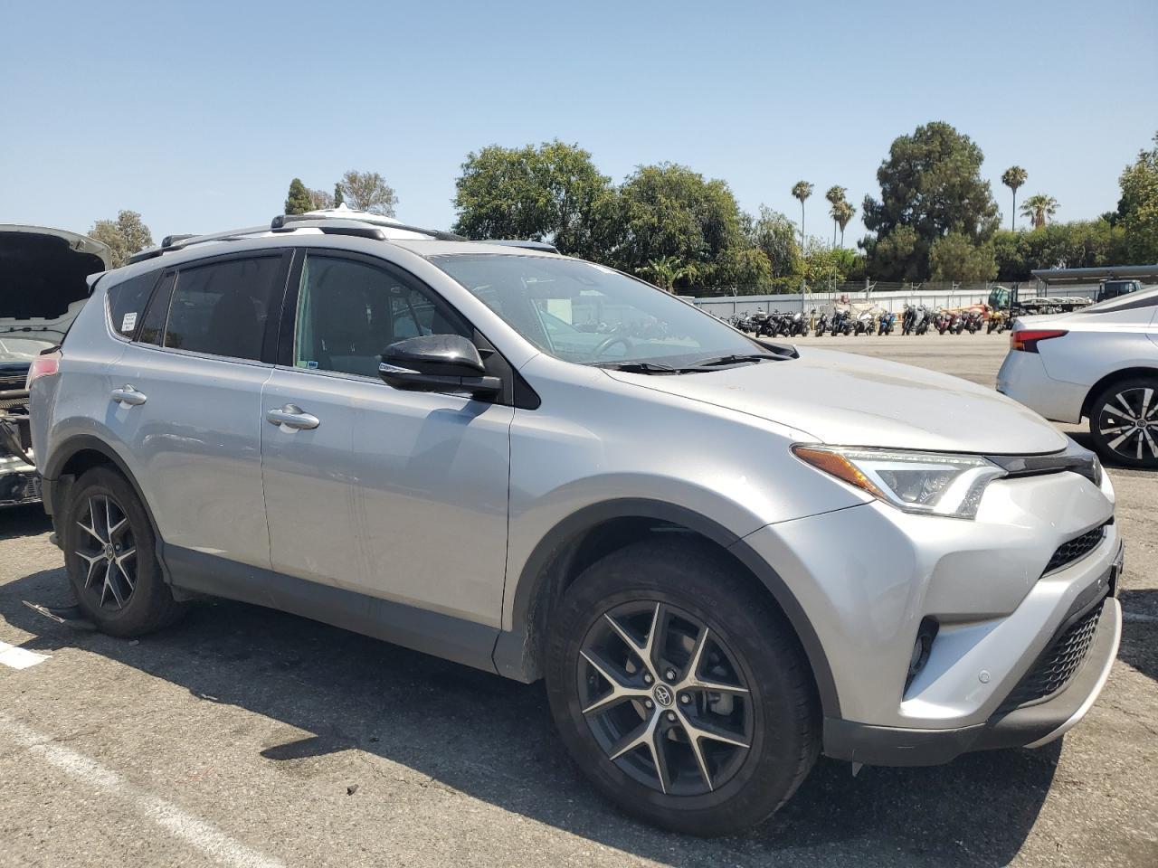 2016 Toyota Rav4 Se - Image 4