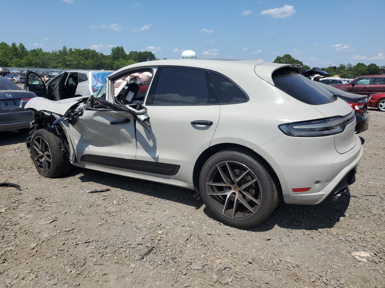 2024 Porsche Macan Base - Image 2