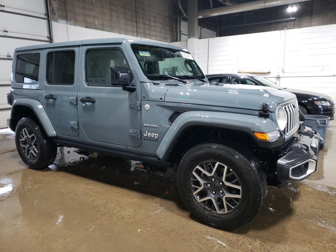 2024 Jeep Wrangler Sahara - Фото 4