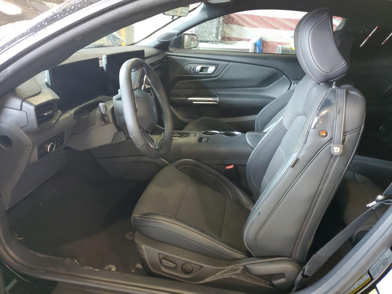 2025 Ford Mustang - Фото 7