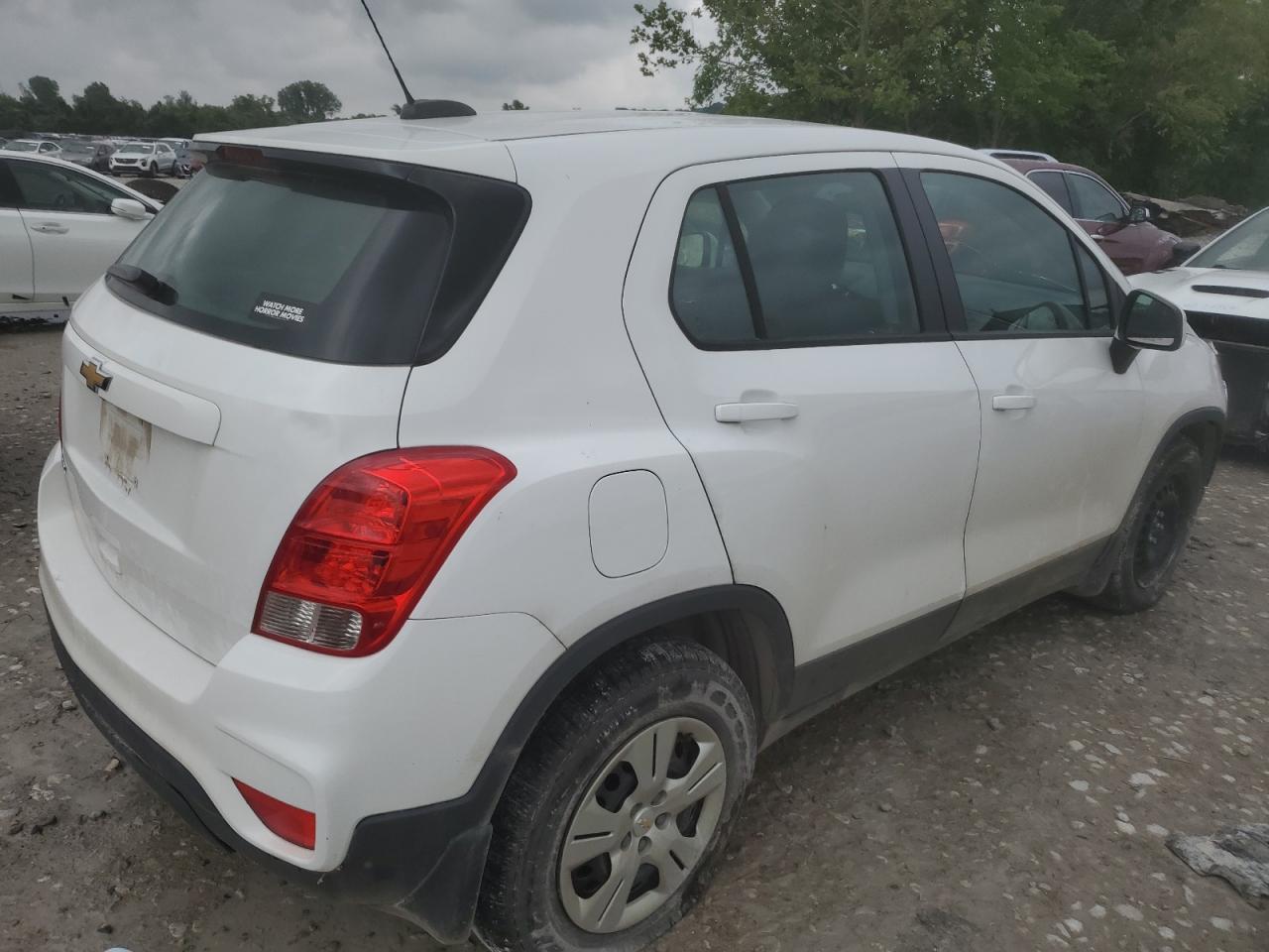 2019 Chevrolet Trax Ls - Image 3