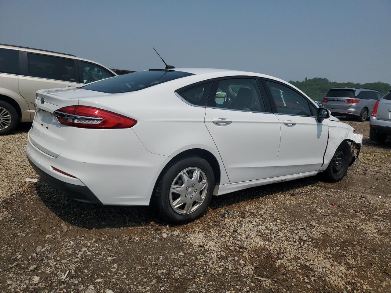 2019 Ford Fusion S - Фото 3