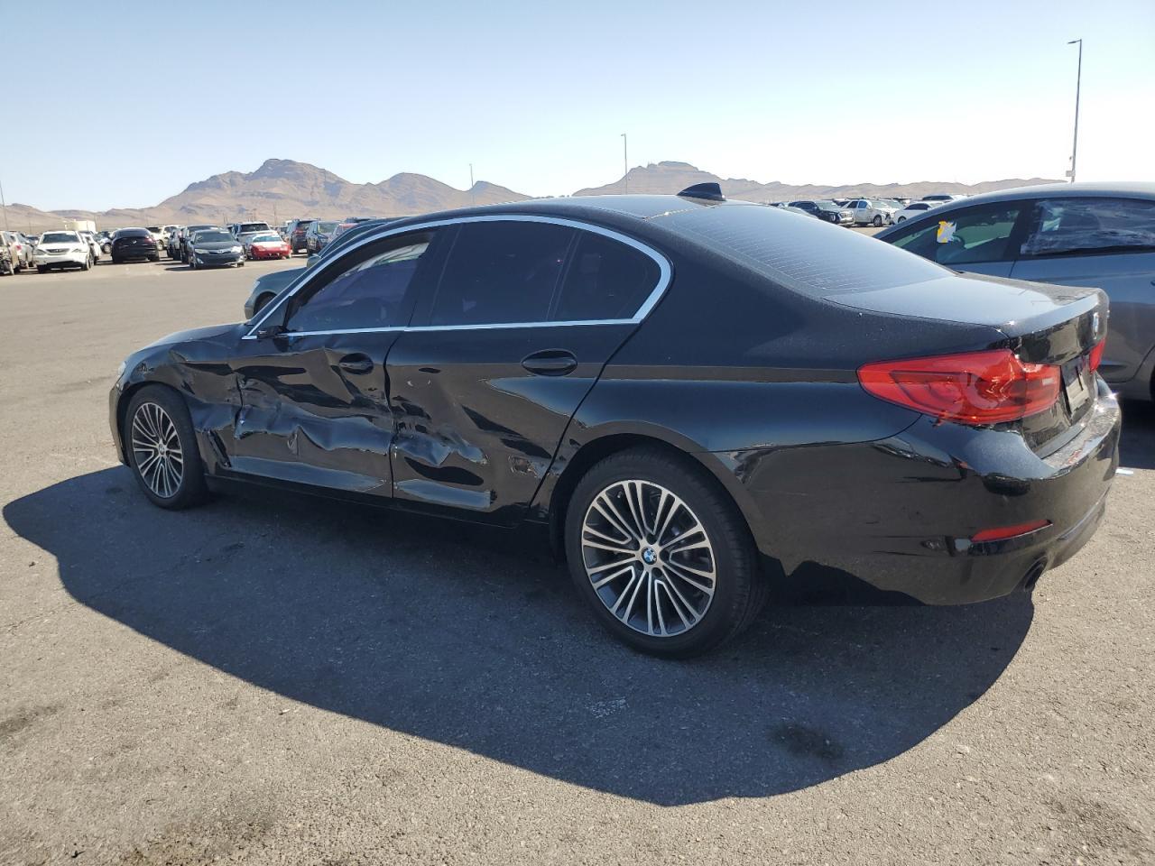 2019 BMW 530 I - Фото 2