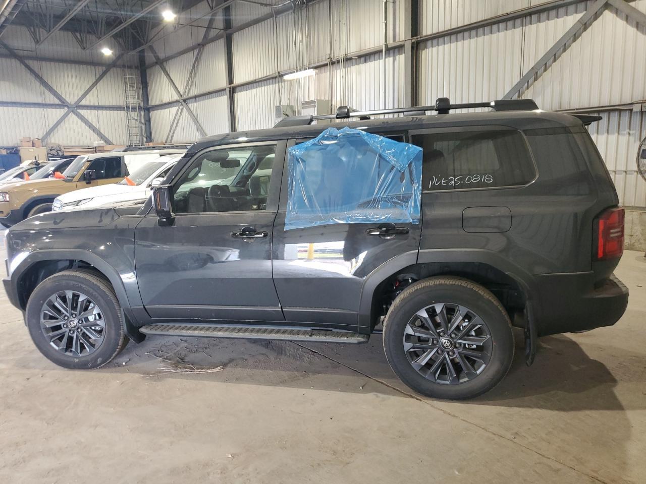 2025 Toyota Land Cruiser Base - Фото 2