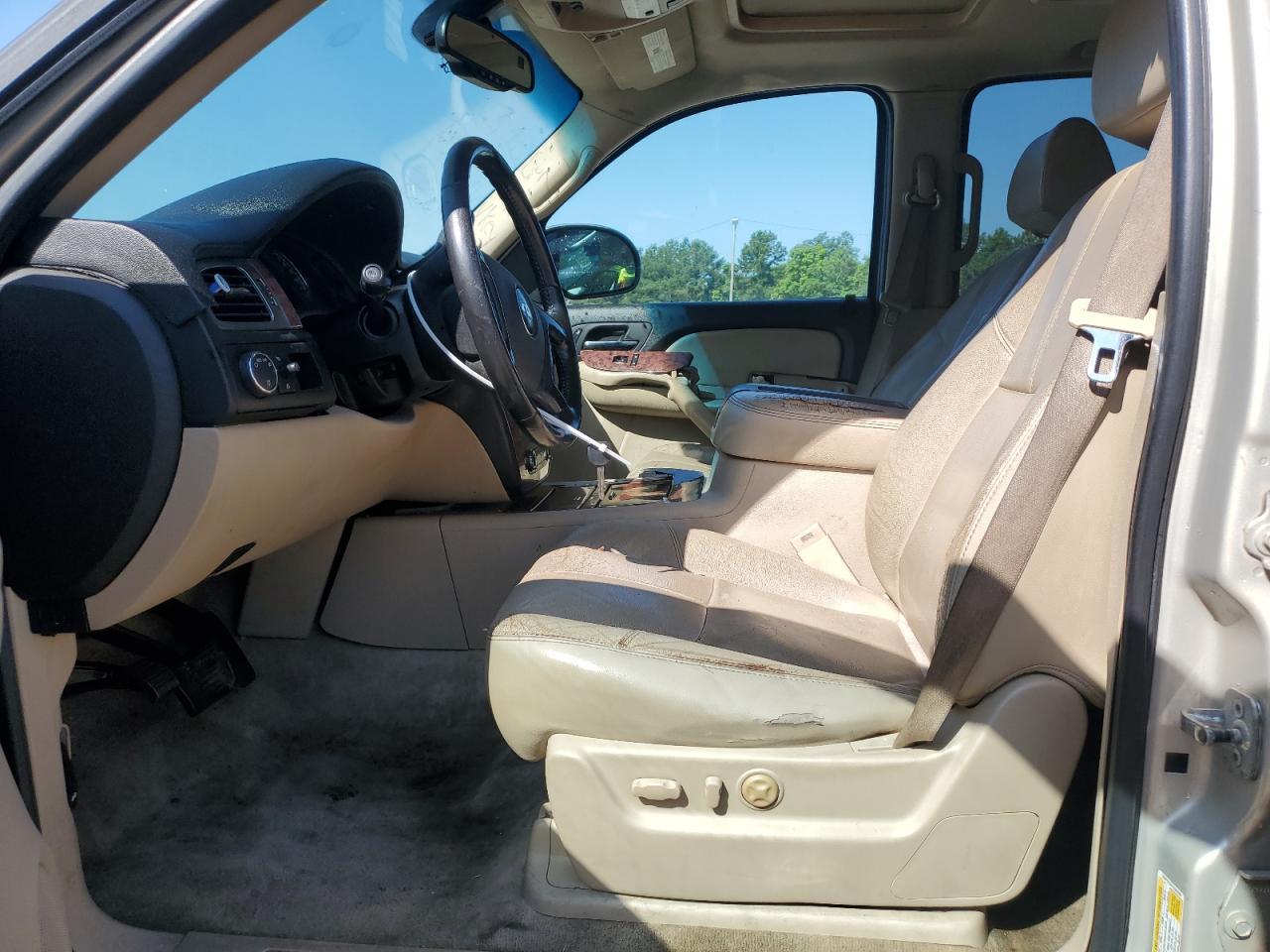 2007 Chevrolet Suburban C1500 - Image 7