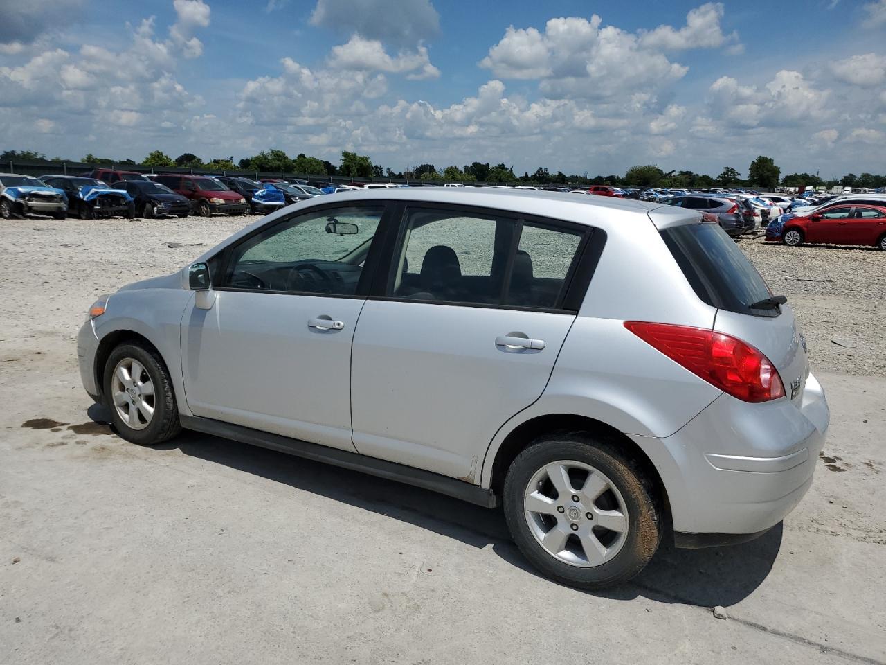 2007 Nissan Versa S - Фото 2