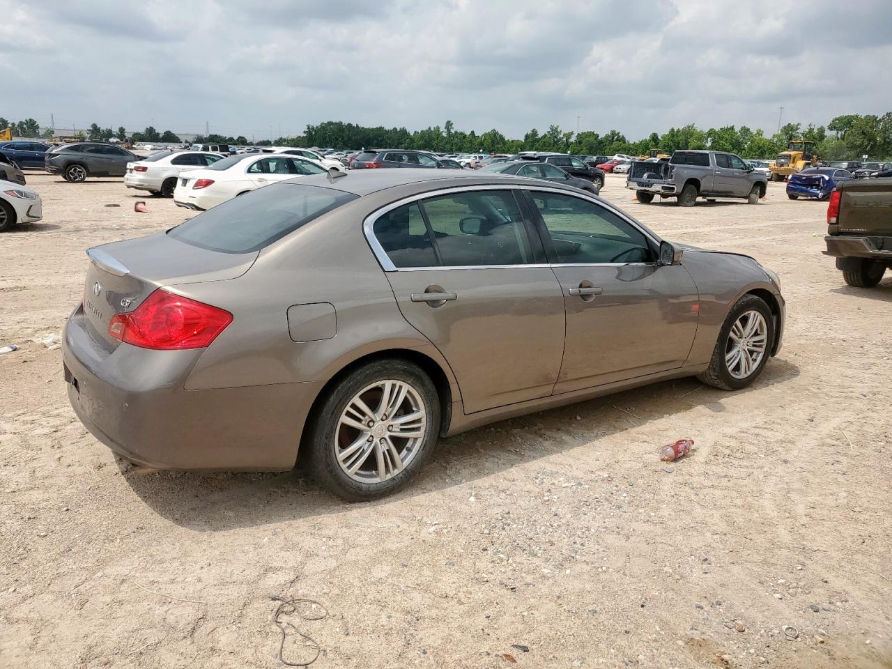 2010 Infiniti G37 Base - Image 3