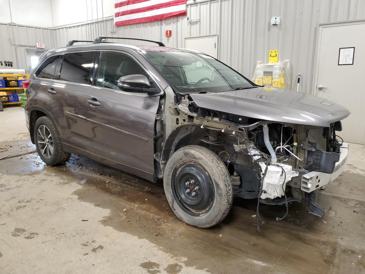 2018 Toyota Highlander Se - Image 4