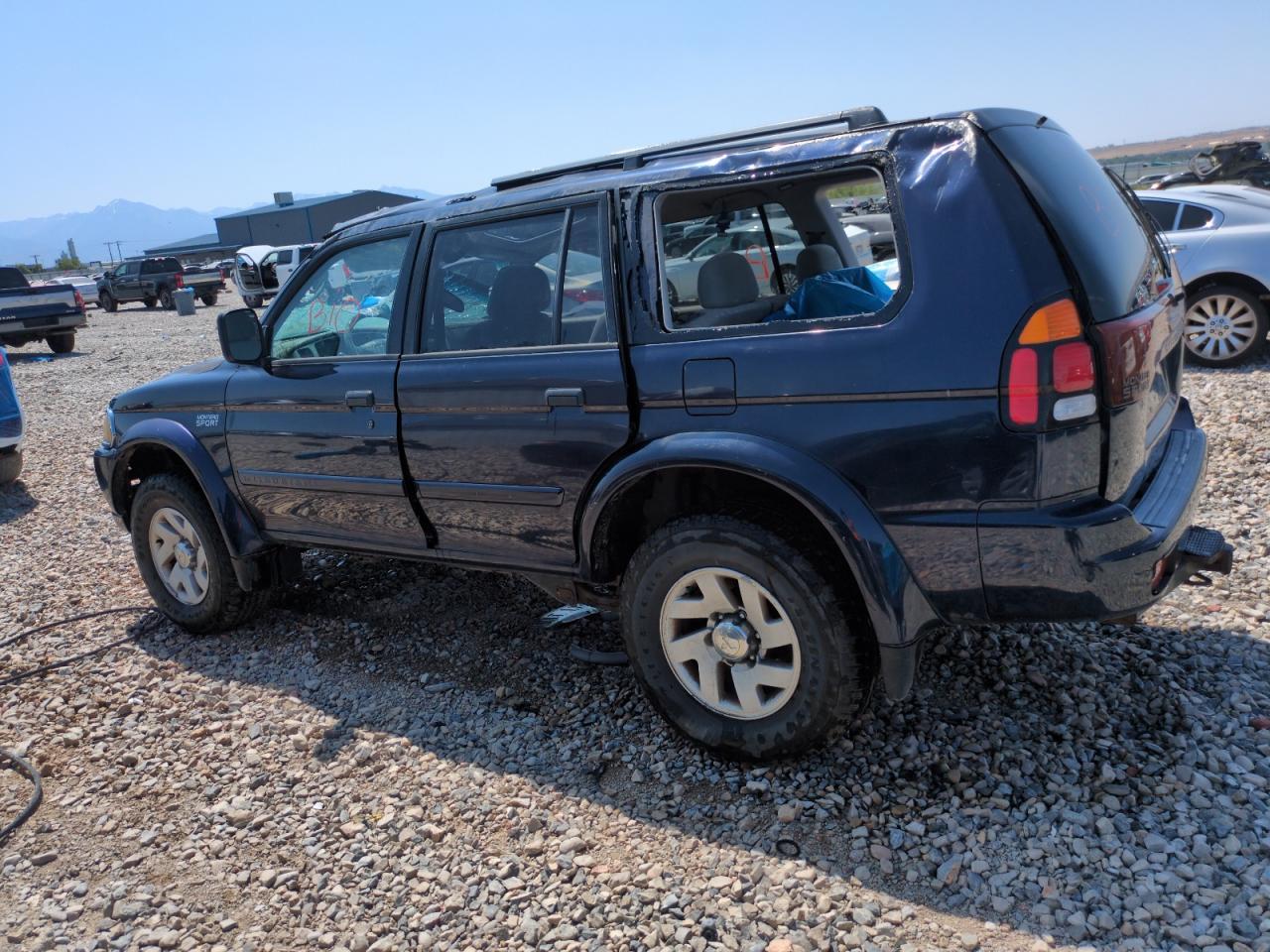 2002 Mitsubishi Montero Sport Xls - Фото 2