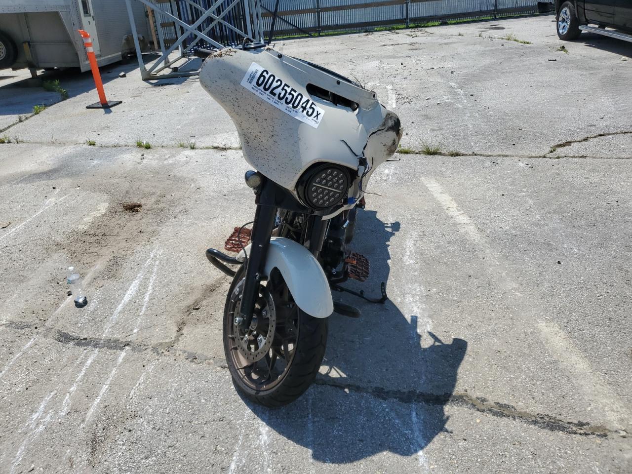 2023 Harley-Davidson Flhxst - Фото 2
