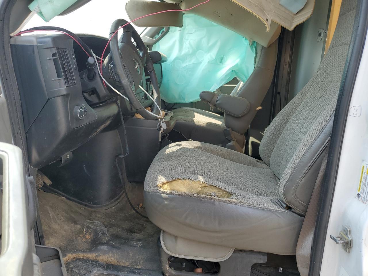 2020 GMC Savana Cutaway G3500 - Image 7