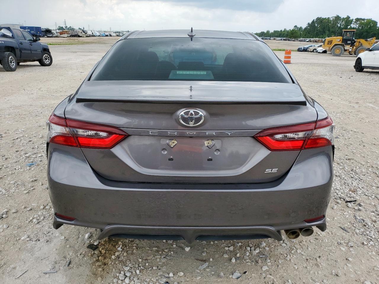 2021 Toyota Camry Se - Фото 6