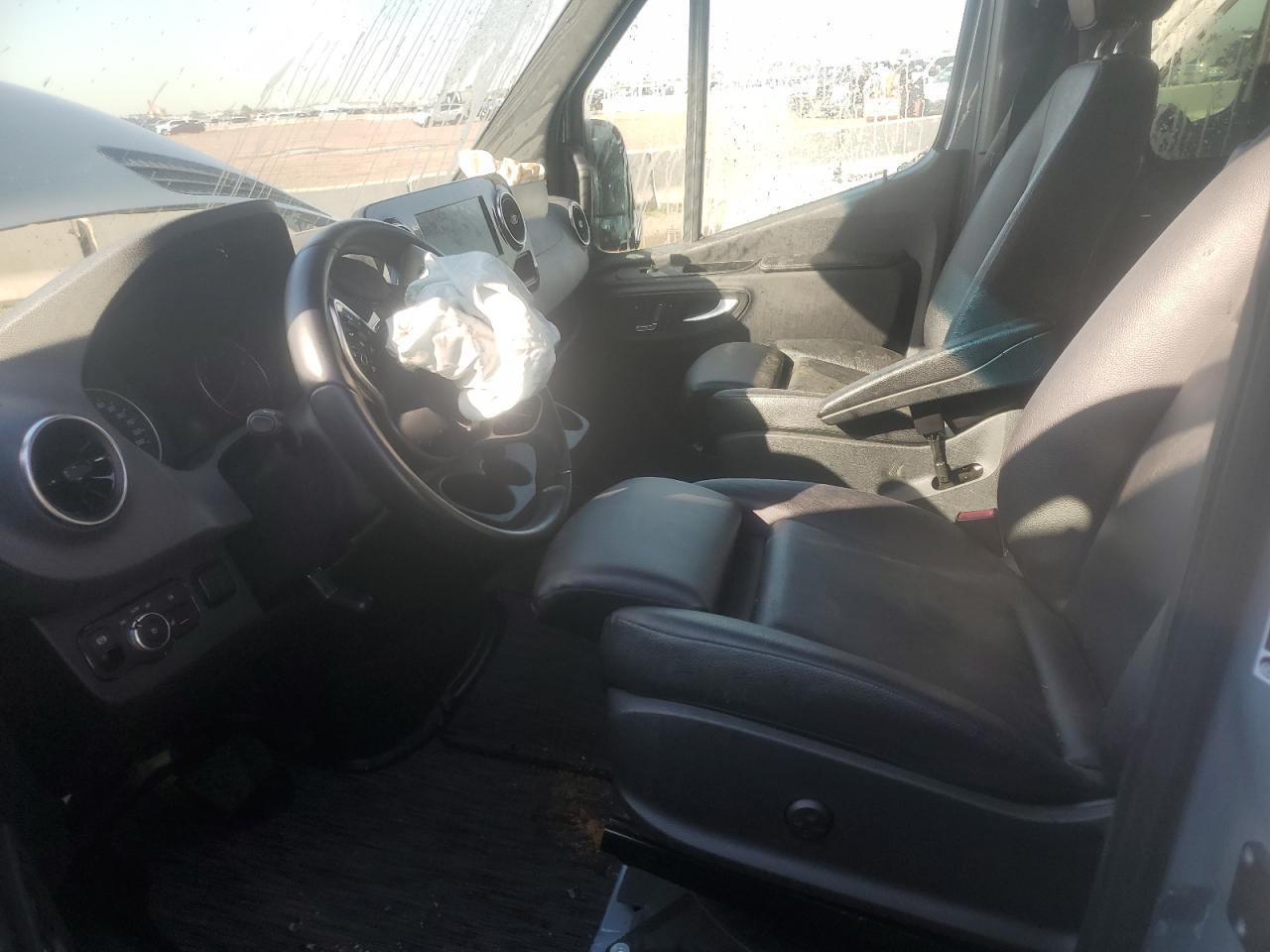 2022 Mercedes-Benz Sprinter 2500 - Фото 7