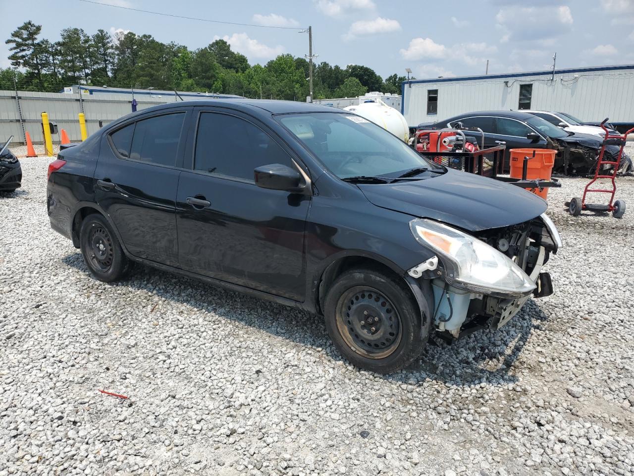 2017 Nissan Versa S - Фото 4