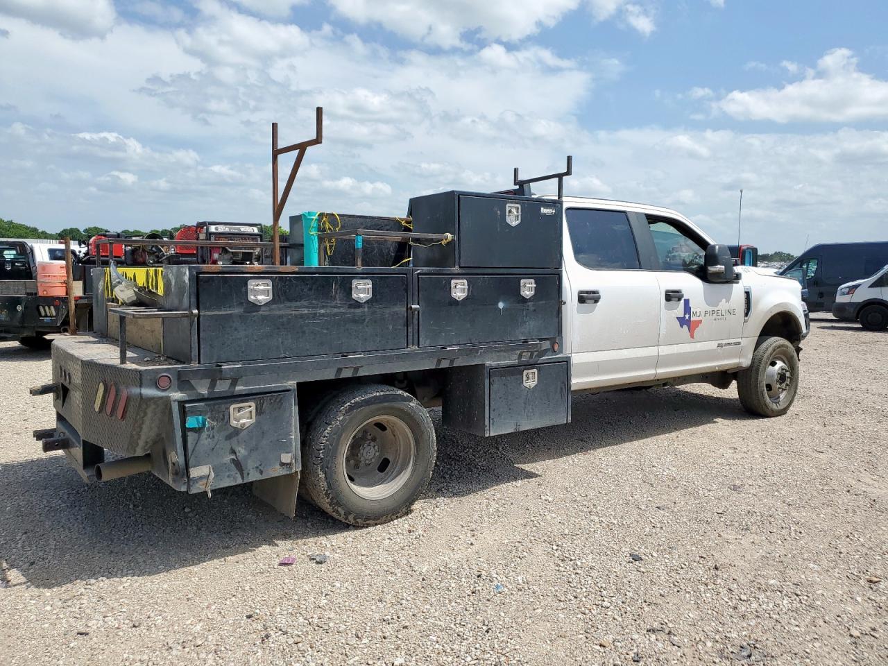2022 Ford F350 Super Duty Utility / Service Truck - Image 4