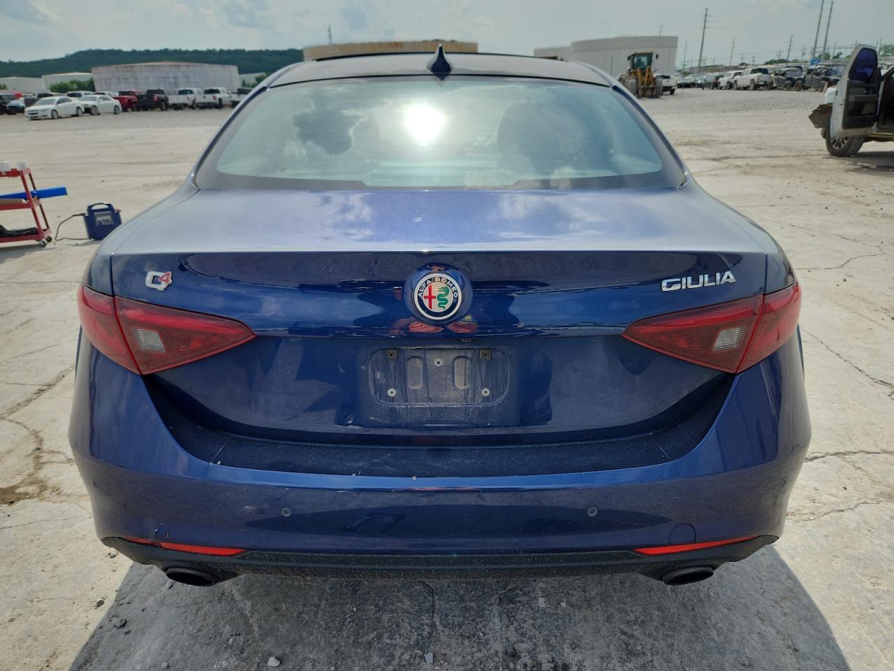 2017 Alfa Romeo Giulia Ti Q4 - Image 6