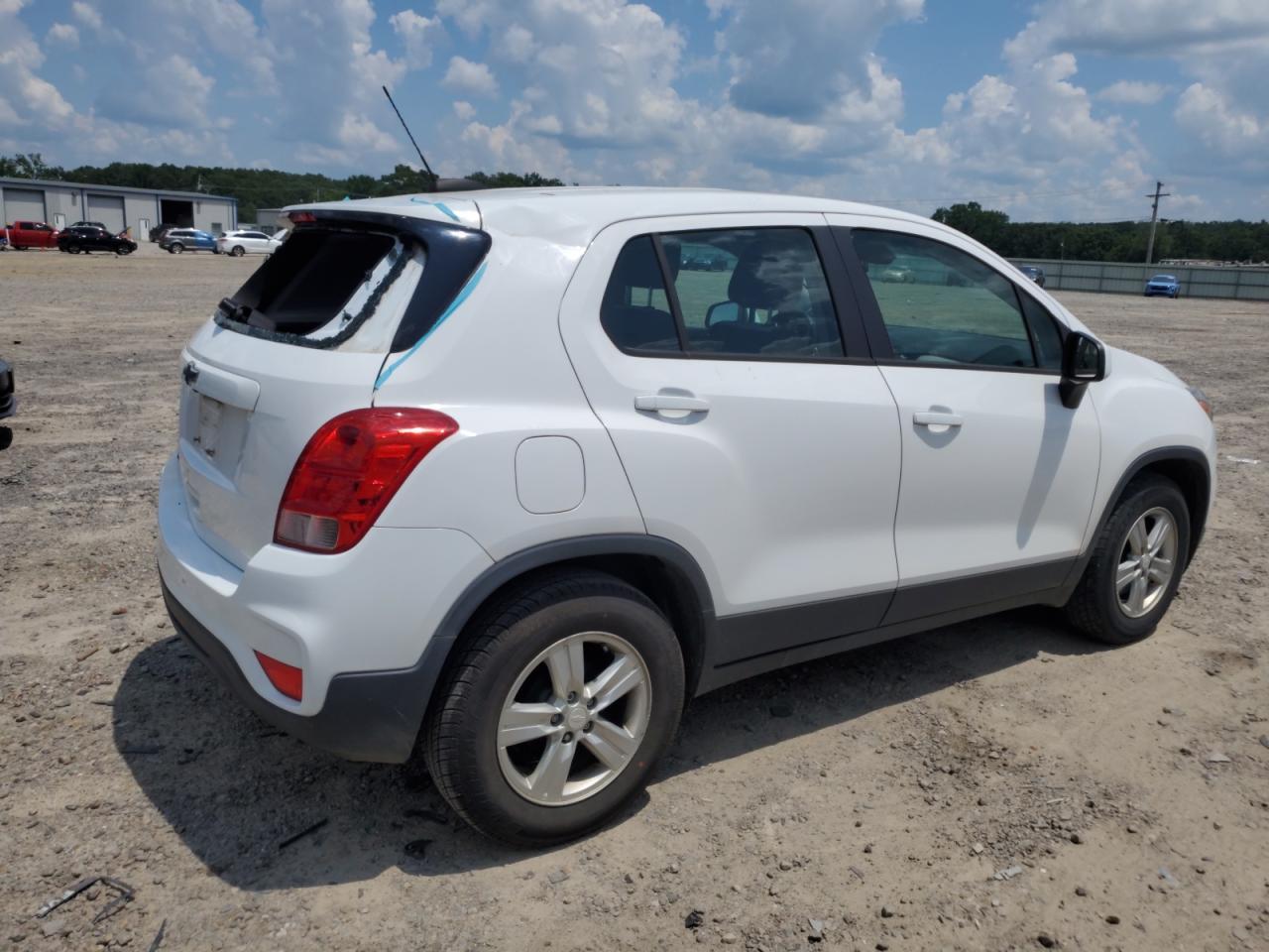 2020 Chevrolet Trax Ls - Image 3