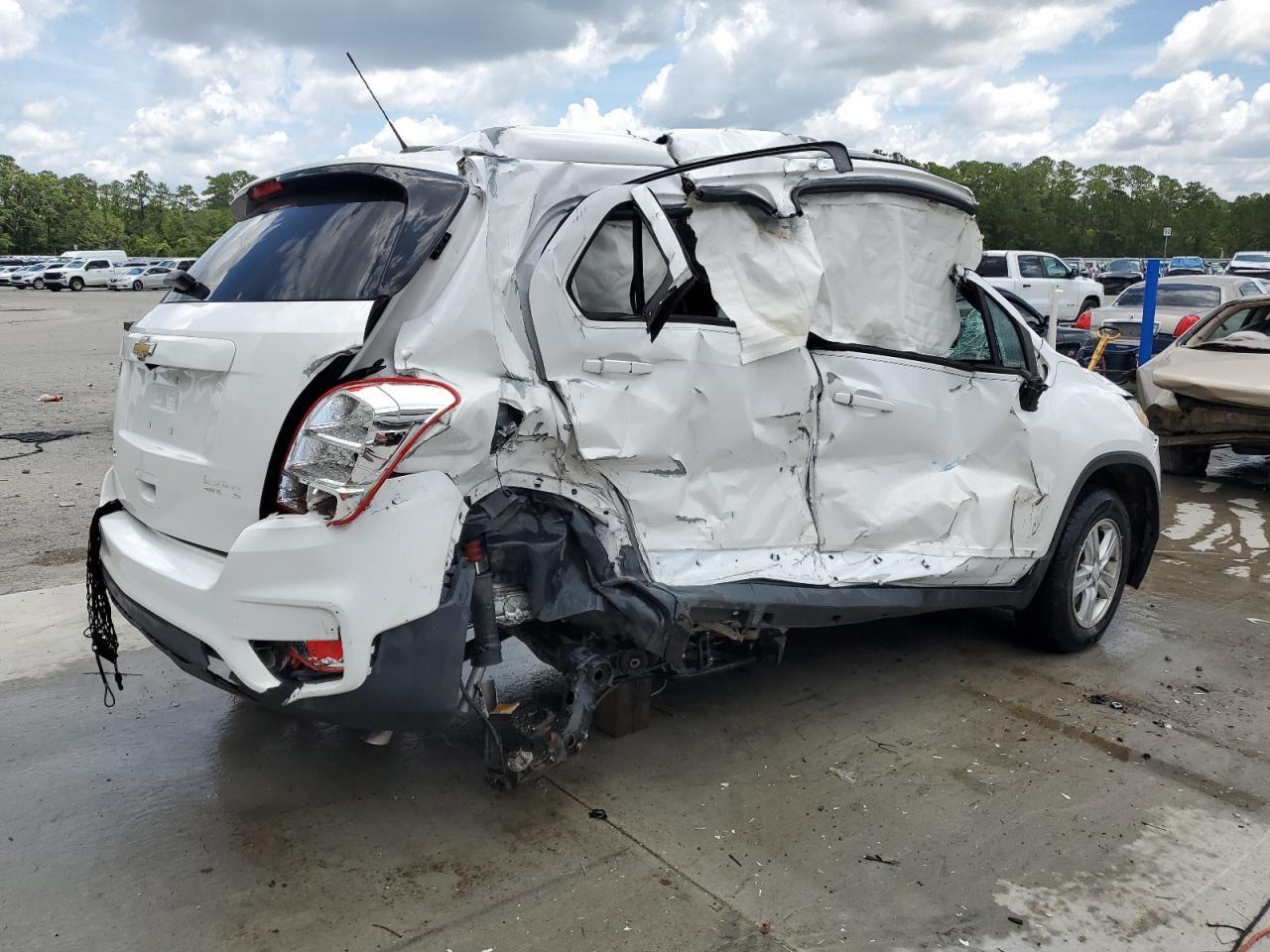 2019 Chevrolet Trax Ls - Image 3