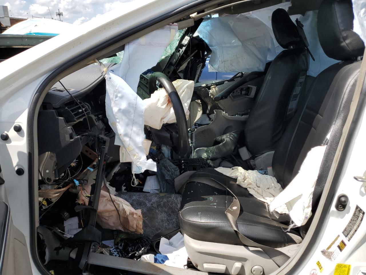 2016 Toyota Camry Hybrid - Image 7