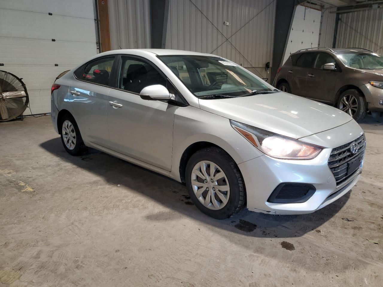 2019 Hyundai Accent Se - Фото 4