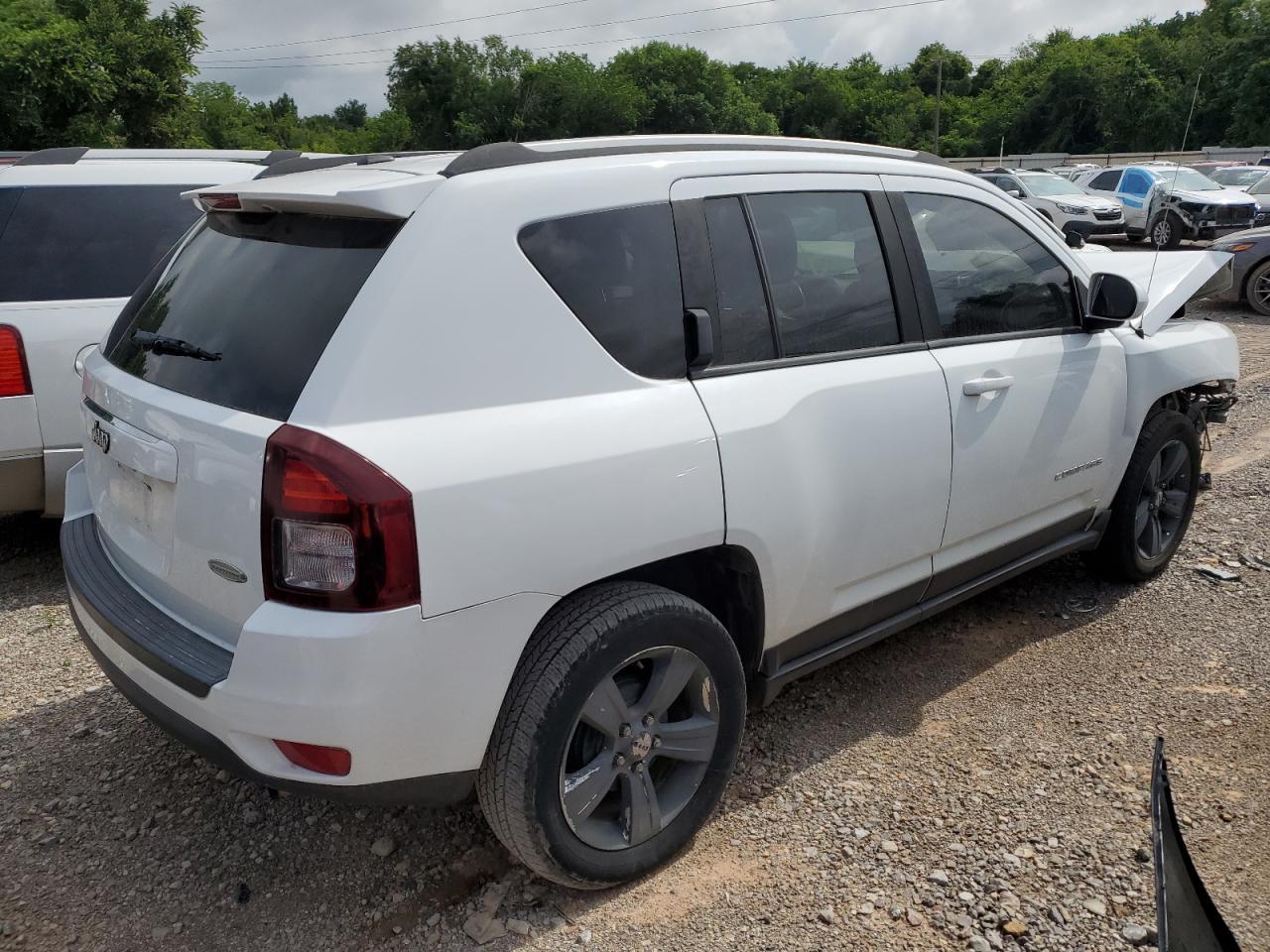 2016 Jeep Compass Latitude - Image 3