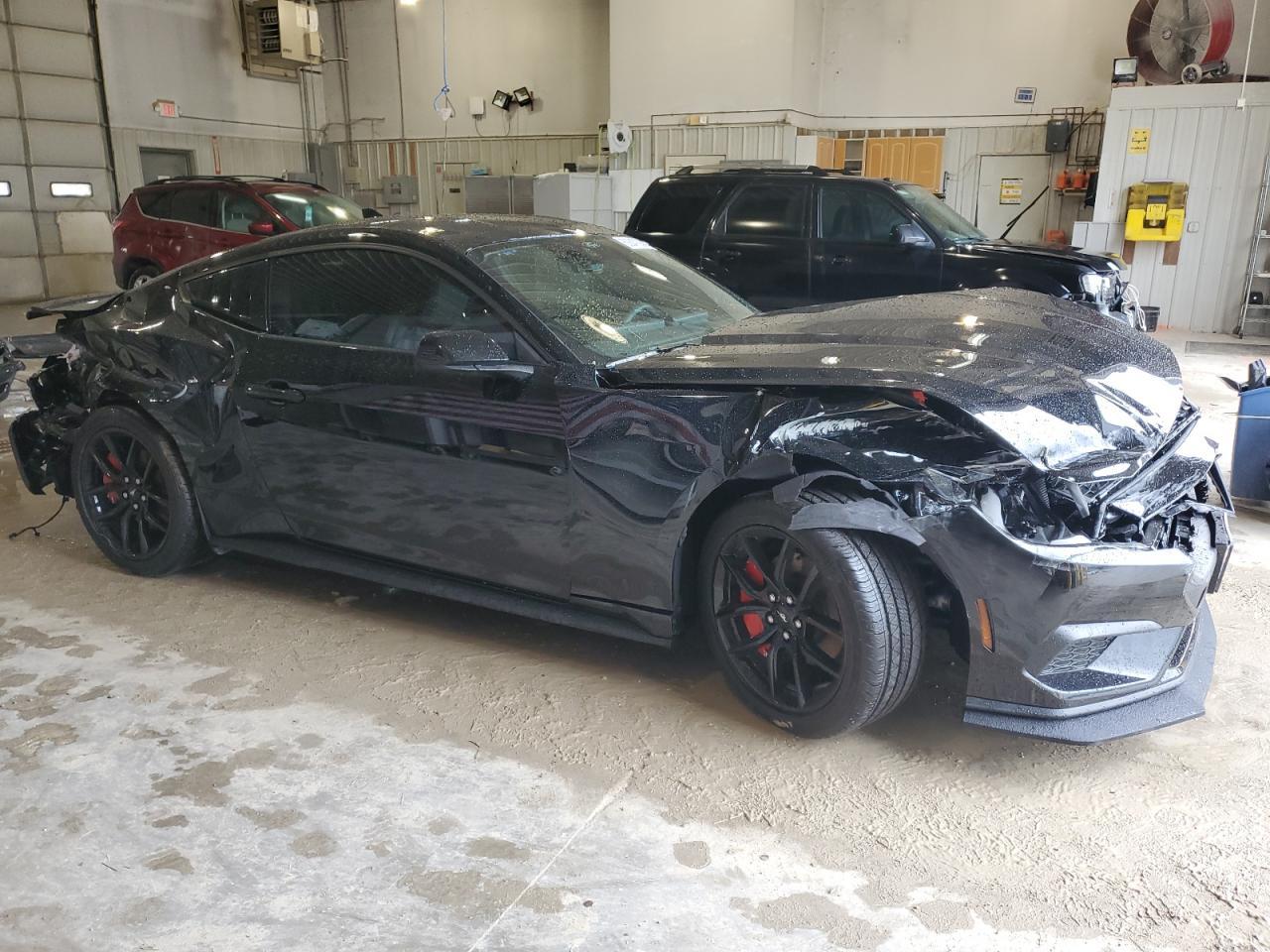 2025 Ford Mustang - Фото 4