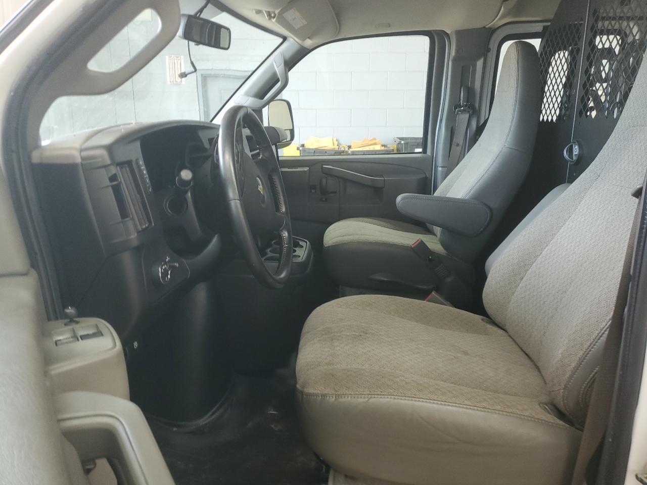 2020 Chevrolet Express G2500 - Фото 7