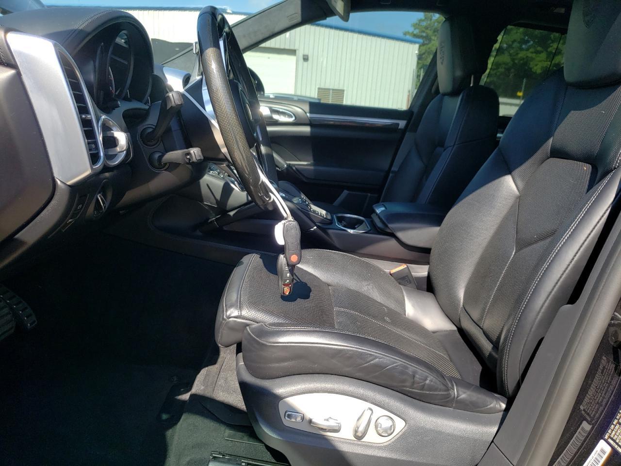 2017 Porsche Cayenne Turbo - Image 7