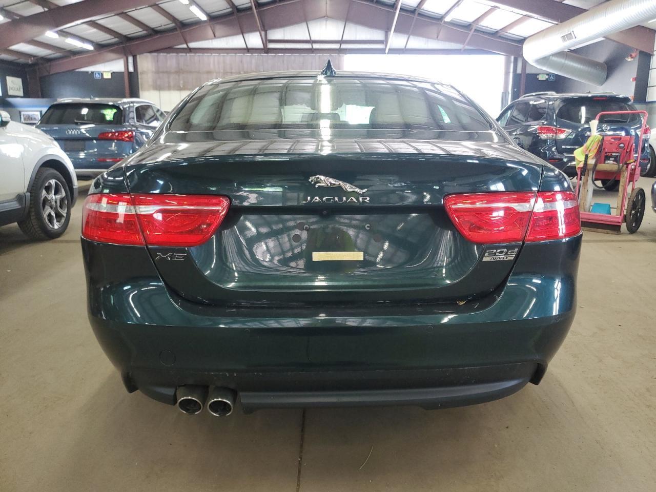 2017 Jaguar Xe Premium - Image 6