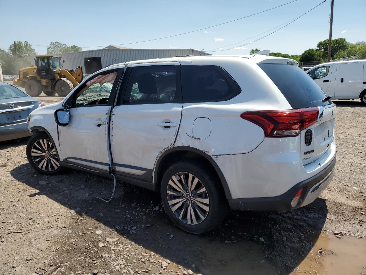 2019 Mitsubishi Outlander Se - Image 2