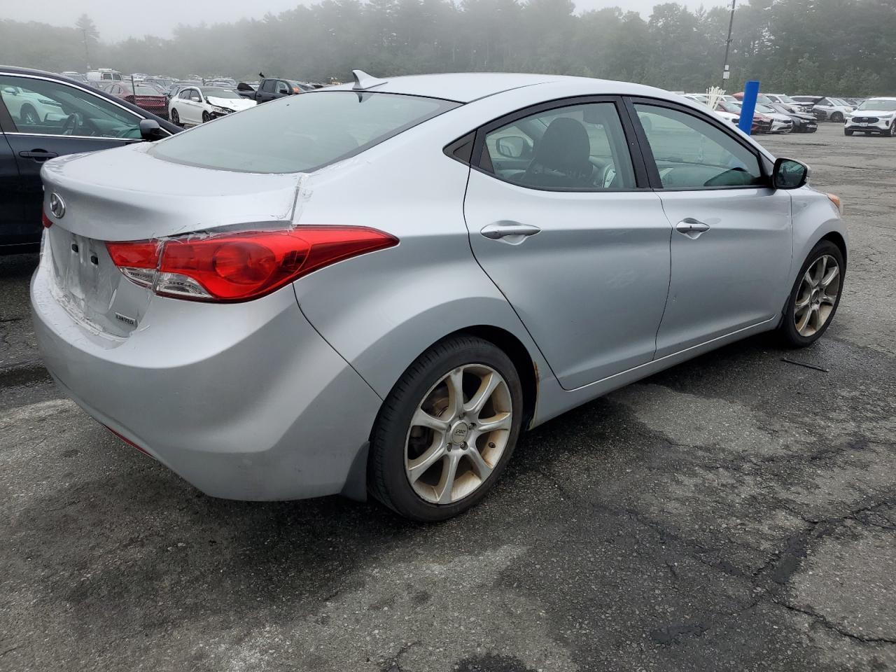 2012 Hyundai Elantra Gls - Image 3
