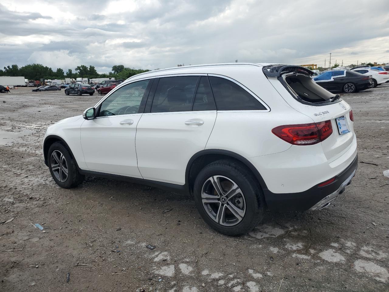 2021 Mercedes-Benz Glc 300 - Image 2