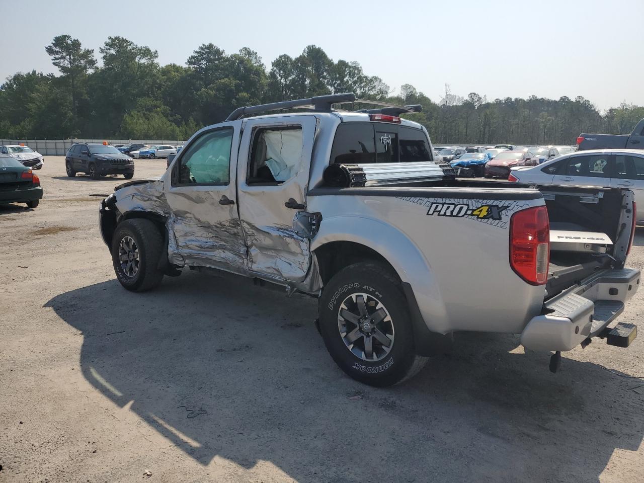 2021 Nissan Frontier Pro-4X - Фото 2
