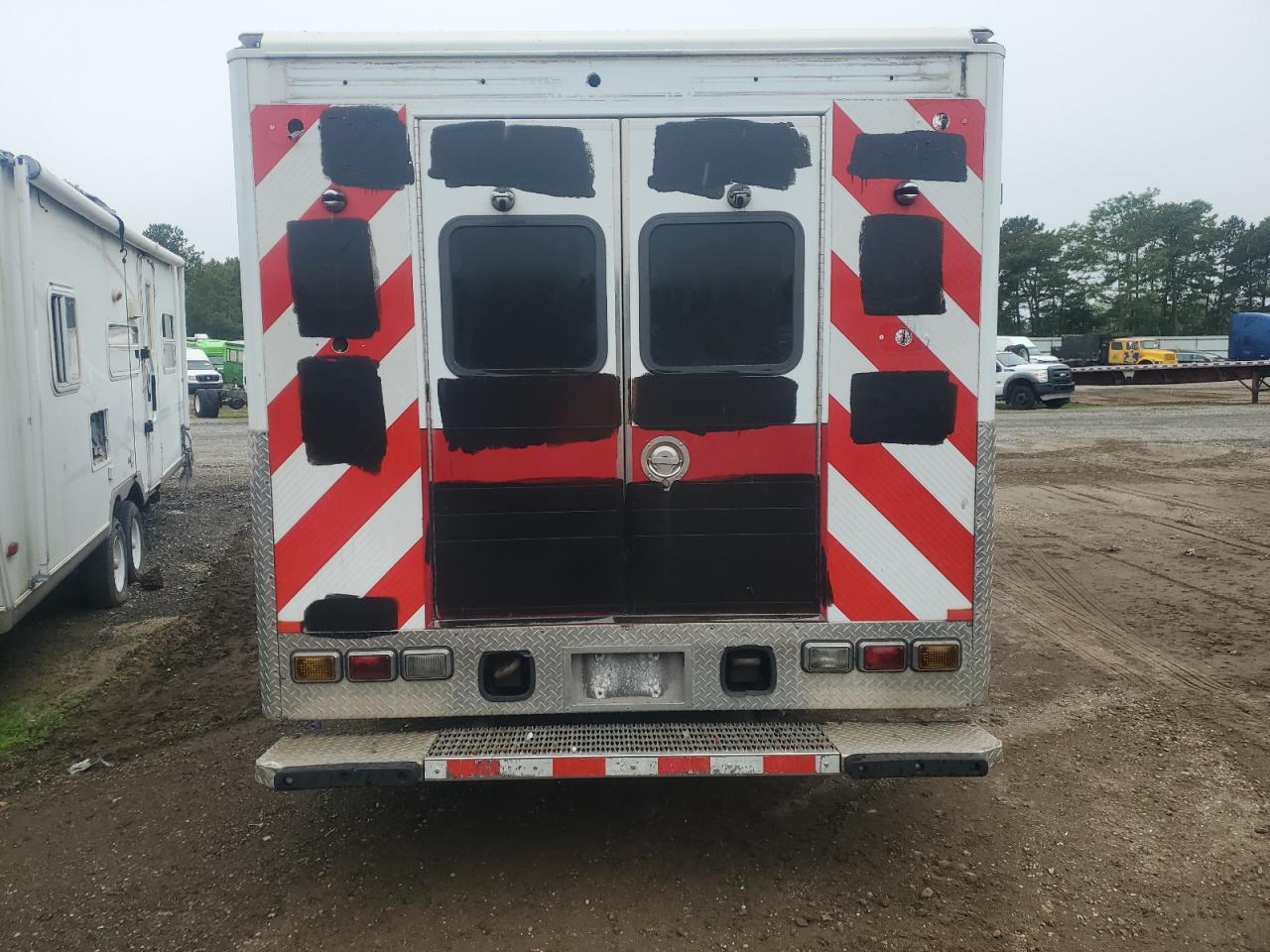 2017 Ford F550 Super Duty - Image 6