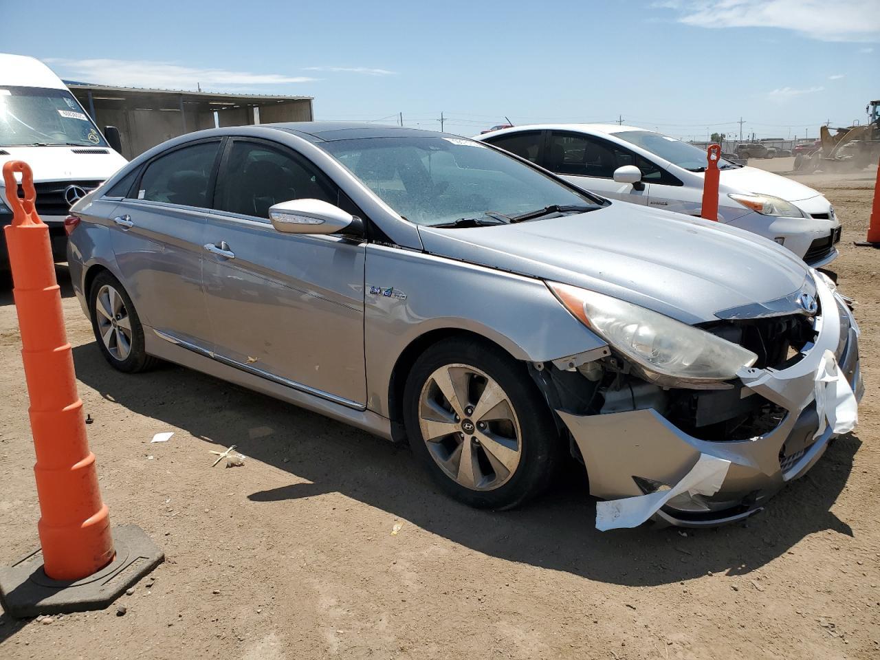 2012 Hyundai Sonata Hybrid - Image 4