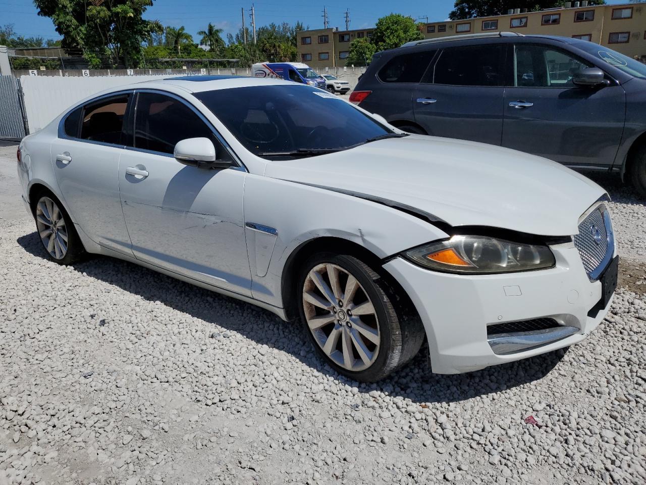 2013 Jaguar Xf - Image 4