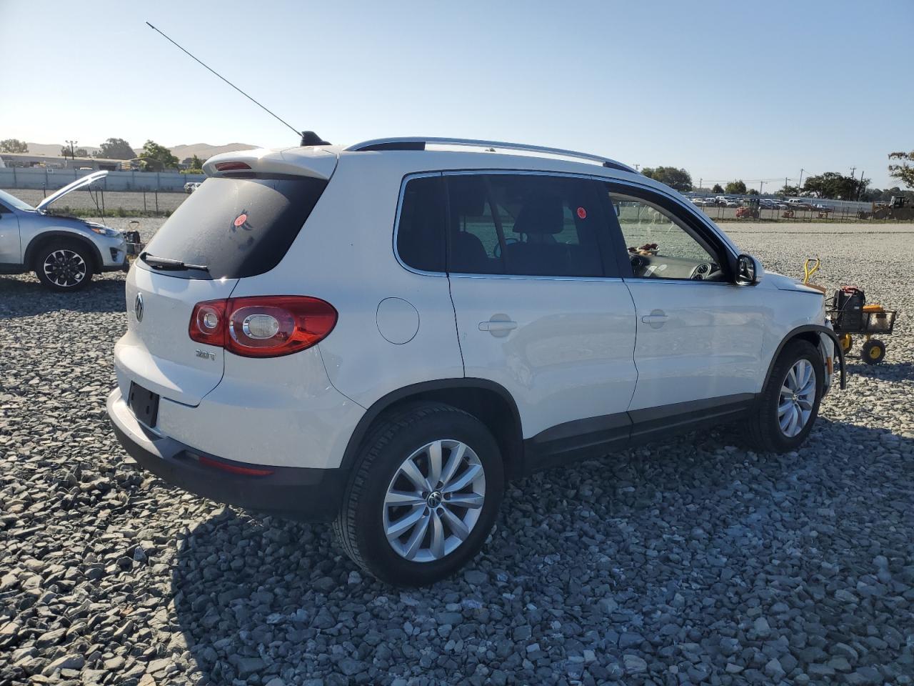 2011 Volkswagen Tiguan S - Image 3