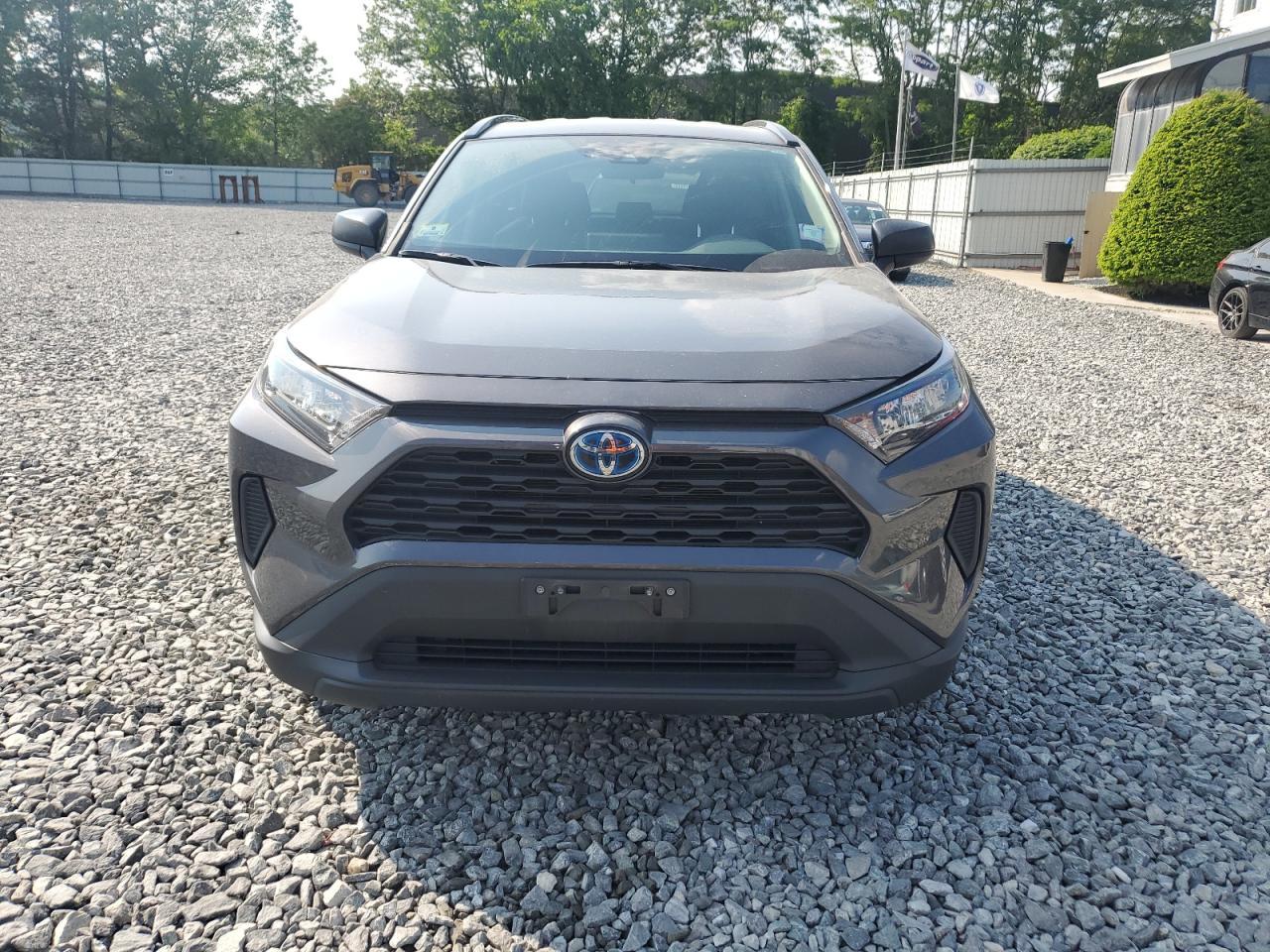 2020 Toyota Rav4 Le - Image 5
