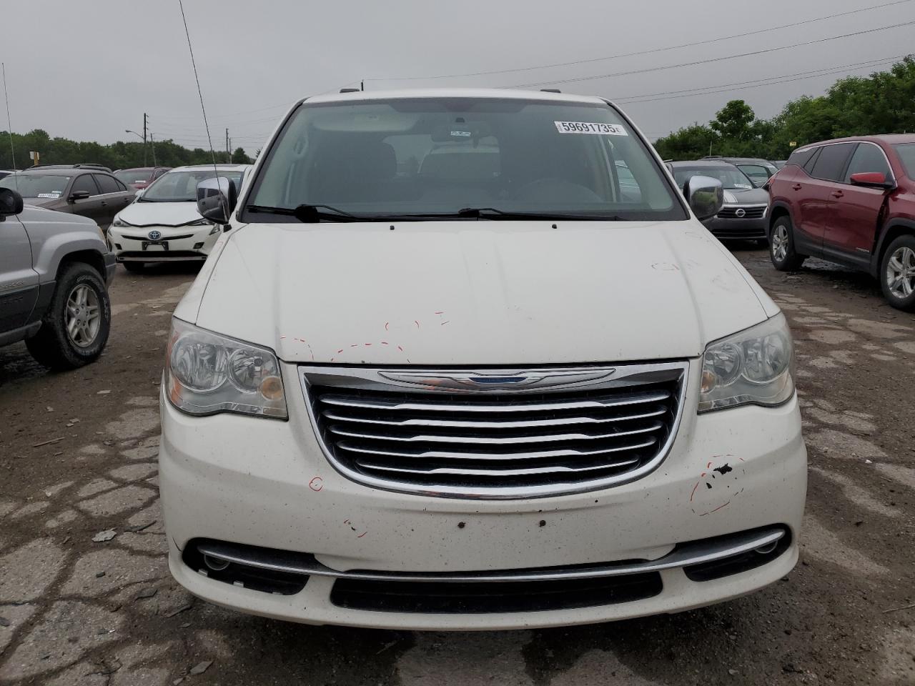 2011 Chrysler Town & Country Touring L - Фото 5