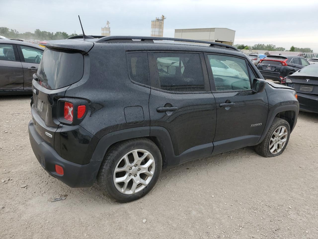 2018 Jeep Renegade Latitude - Image 3