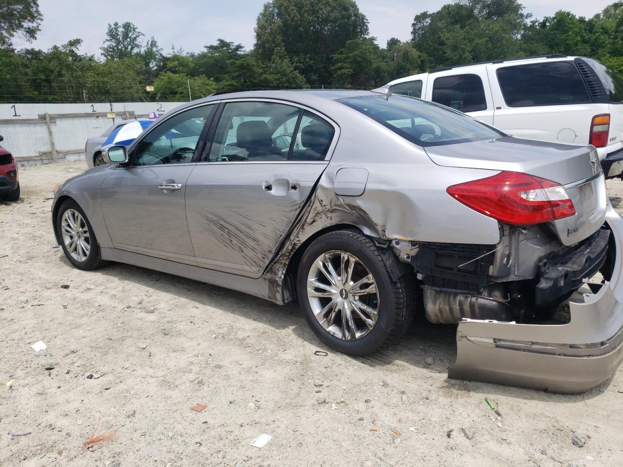 2013 Hyundai Genesis 3.8L - Фото 2