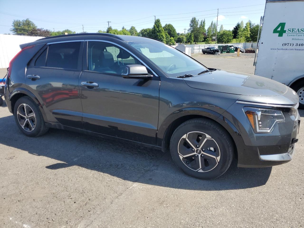 2025 Kia Niro Sx - Image 4