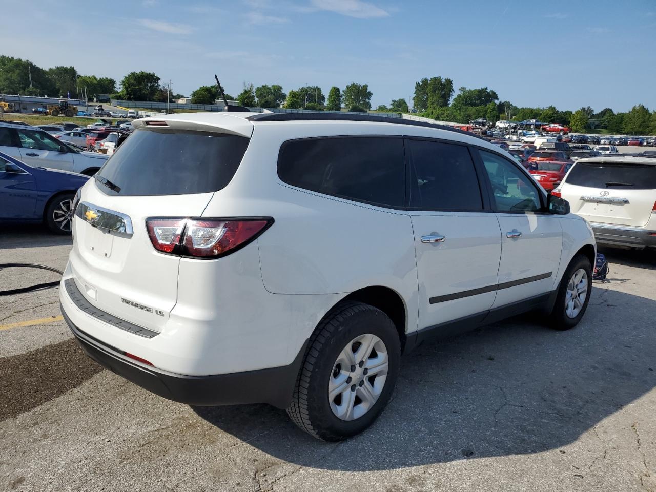 2016 Chevrolet Traverse Ls - Image 3