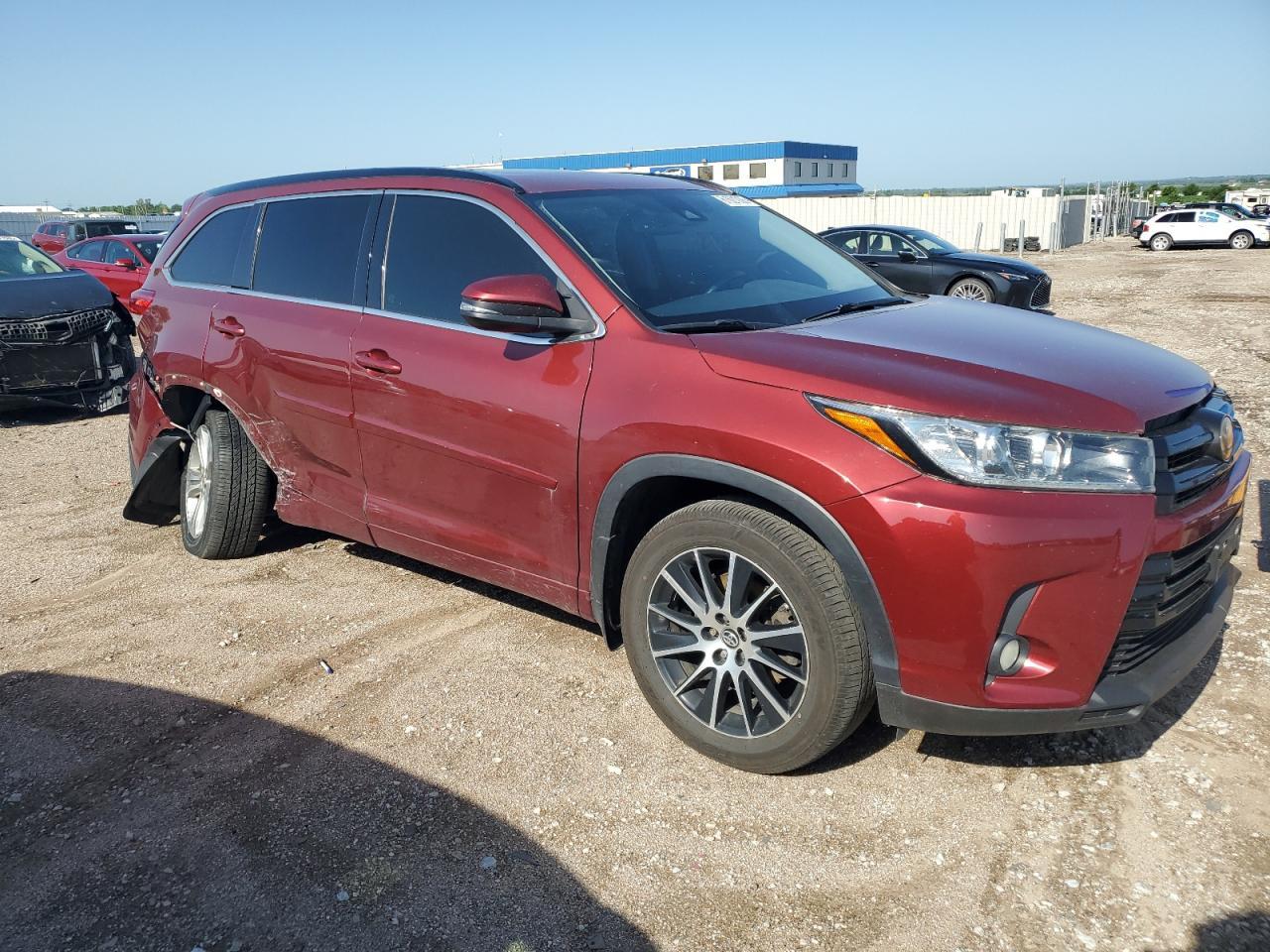 2018 Toyota Highlander Se - Фото 4